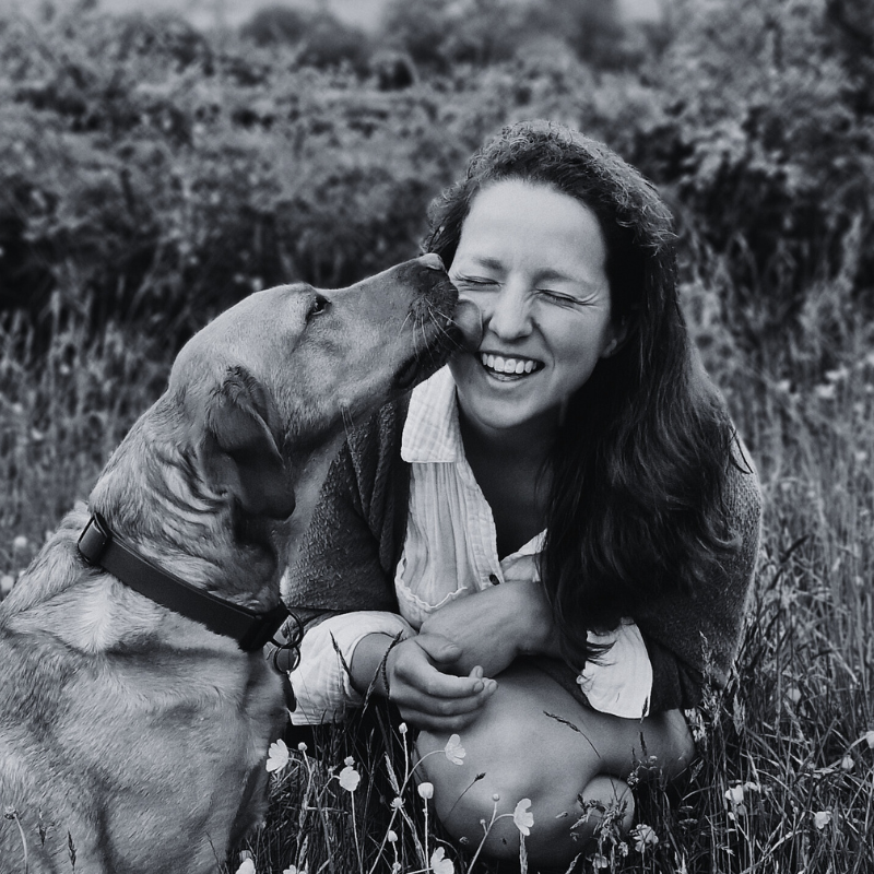 Black and white profile picture Pippa (2)